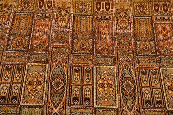 DSC_2154.jpg Kashmir Silk Carpet Doors Of Paradise 5x7 Feets - Image 5