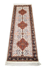 Silk-runner-handmade-Mirascrafts