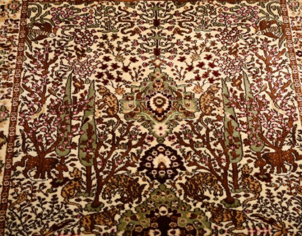 Natural Hunting Kashan Carpet - Image 4