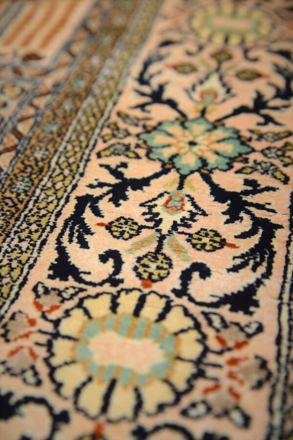 DSC_3657 SILK QUM NATURAL COLOR CARPET 4X6 FEETS - Image 8